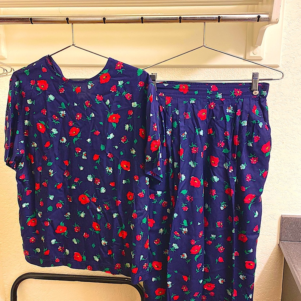This is a vintage floral top and bottom set.
